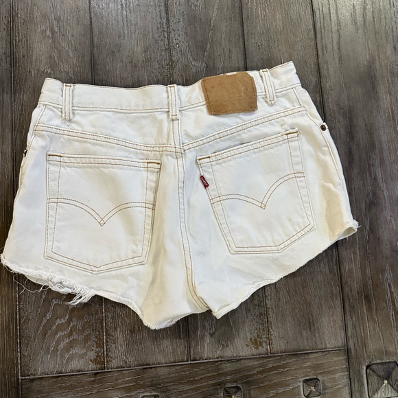 Levi's Light Wash Blue Jean Shorts - Picture 5 of 9